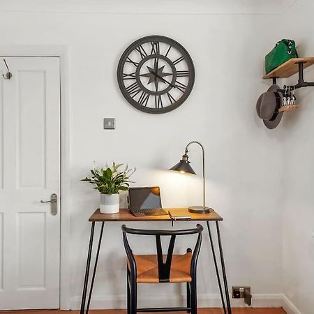 Stylish Maisonette Near The Heath With Free Parking & Wi-Fi Maidstone Eksteriør bilde