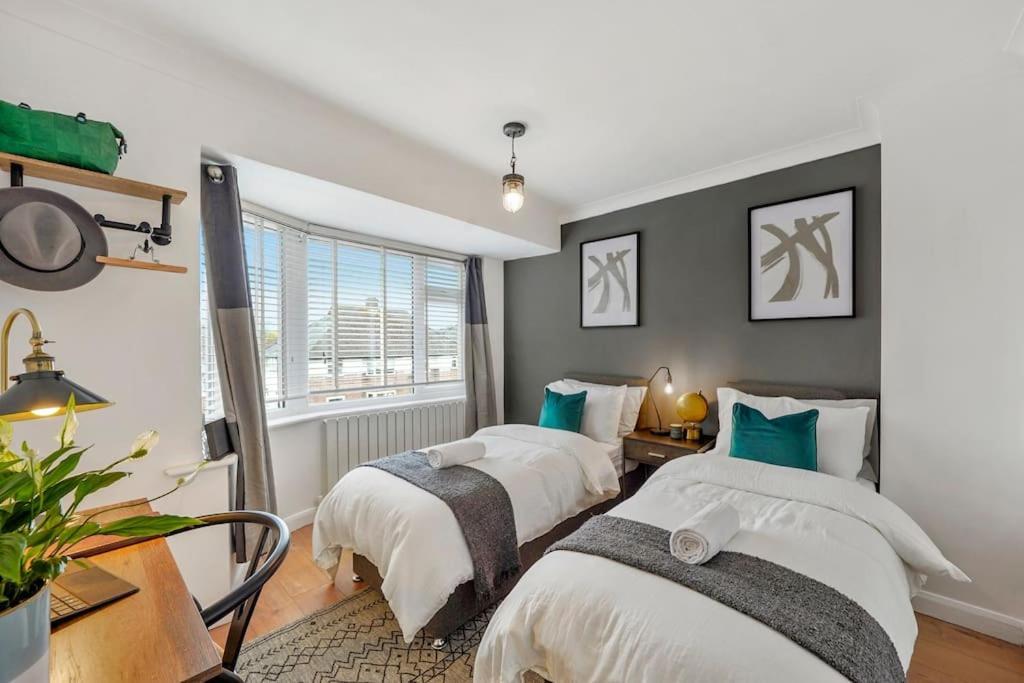 Stylish Maisonette Near The Heath With Free Parking & Wi-Fi Maidstone Eksteriør bilde