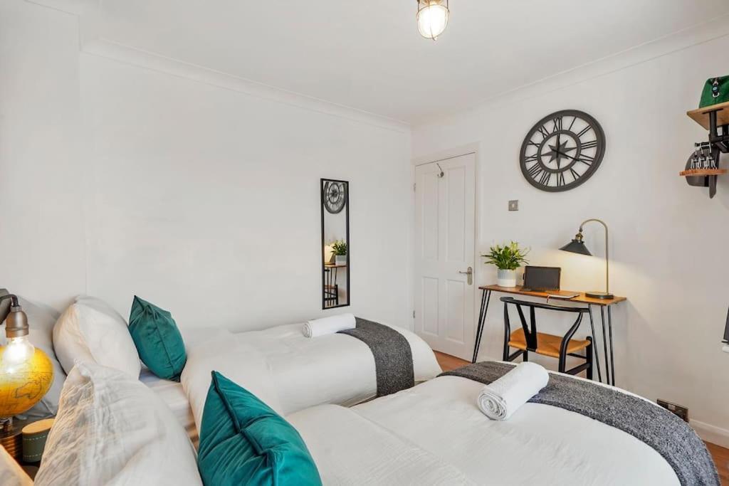 Stylish Maisonette Near The Heath With Free Parking & Wi-Fi Maidstone Eksteriør bilde